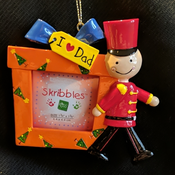 "I ❤️ Dad" Ornament - Picture 2 of 9